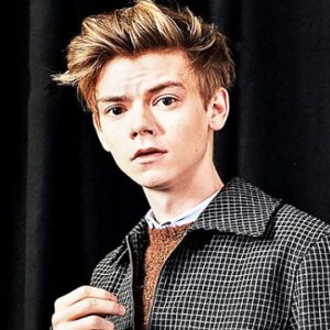 Thomas Brodie-Sangster Bio, Early Life, Career, Net Worth and Salary